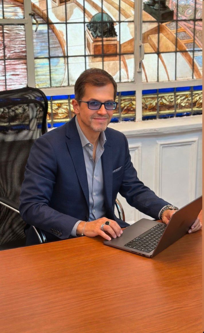 Dr. Andrés Gonzalez